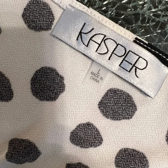 Kasper - Polka dot tie waist knit top - SZ L - Picture 8 of 10